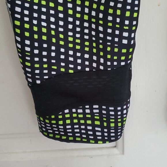 Under Armour Cropped Grid Leggings - Picture 6 of 8